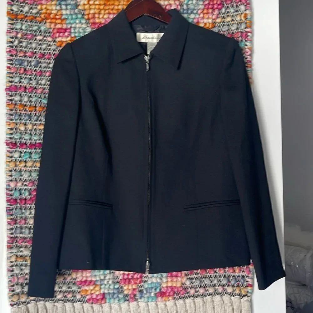 Cute Eddie Bauer blazer!